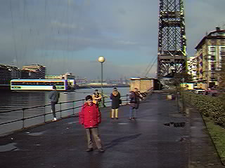 Inicio de la visita desde el Puente Colgante o Puente Bizkaia: En la Zubiko Enparantza. Servicio las 24 horas. Informaci�n: taquilla 94 463.88.54 u oficina 94 480.10.12.