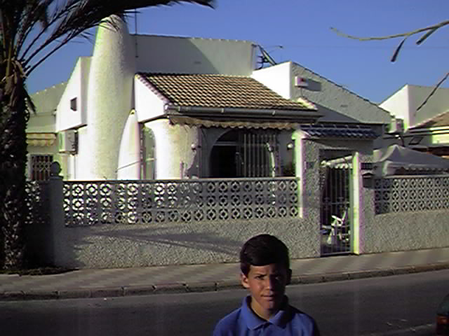 TIPO YOLANDA. Chalets en MIL PALMERAS. Verano del 99.