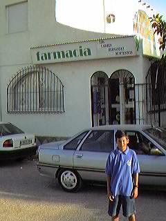 Farmacia de la Licenciada Carmen Hern�ndez Montesinos. Tel. 96 5320212. Urbanizaci�n Mil Palmeras.