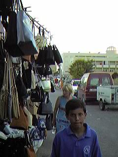 Mercadillo ( de los martes). Urbanizaci�n Mil Palmeras.