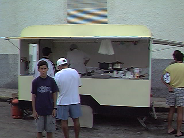 Escenas en MIL PALMERAS. Verano del 99.