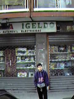 Comercios y zonas residenciales.