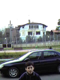 Zonas residenciales y v�a del Metro.