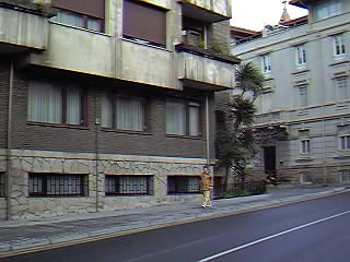 Algortako Etorbidea, hacia el Ayuntamiento de Getxo.