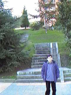 Hacia la estaci�n de Metro Aiboa. Esta zona ser� ampliada pr�ximamente...