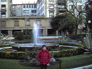 Visita la Zubiko Plaza (Plaza del Puente).