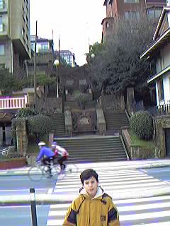 Subida hacia la Estaci�n de Metro de Neguri.