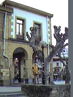 Antiguo Ayuntamiento y Plaza de San Nicol�s. Zona que fue centro de la vida p�blica de Algorta desde la segunda mitad del S. XIX.