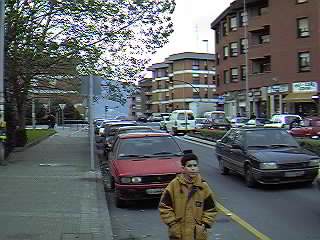 c/ Bidezabal, hacia el cruce con la c/ Telletxe. Esta zona ser� ampliada pr�ximamente...