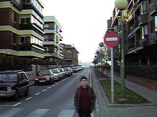 c/ Crist�bal Vald�s, hacia la Avda. Zugazarte y el Muelle de Las Arenas.