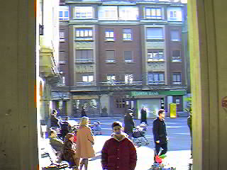 Acceso a la 'Plaza de los Enanos' en la c/ Paulino Mendibil.