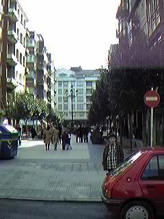 c/ Andr�s Larrazabal, hacia la c/ Mayor.