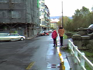 Seguimos por la calle Errekagane hacia la Plaza de la Estaci�n, Metro Las Arenas.